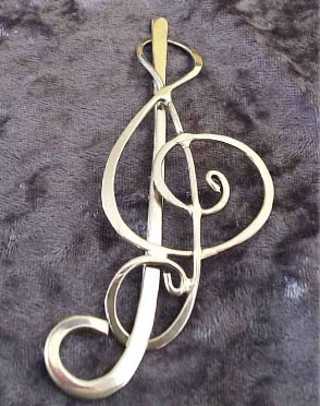 treble clef barrette